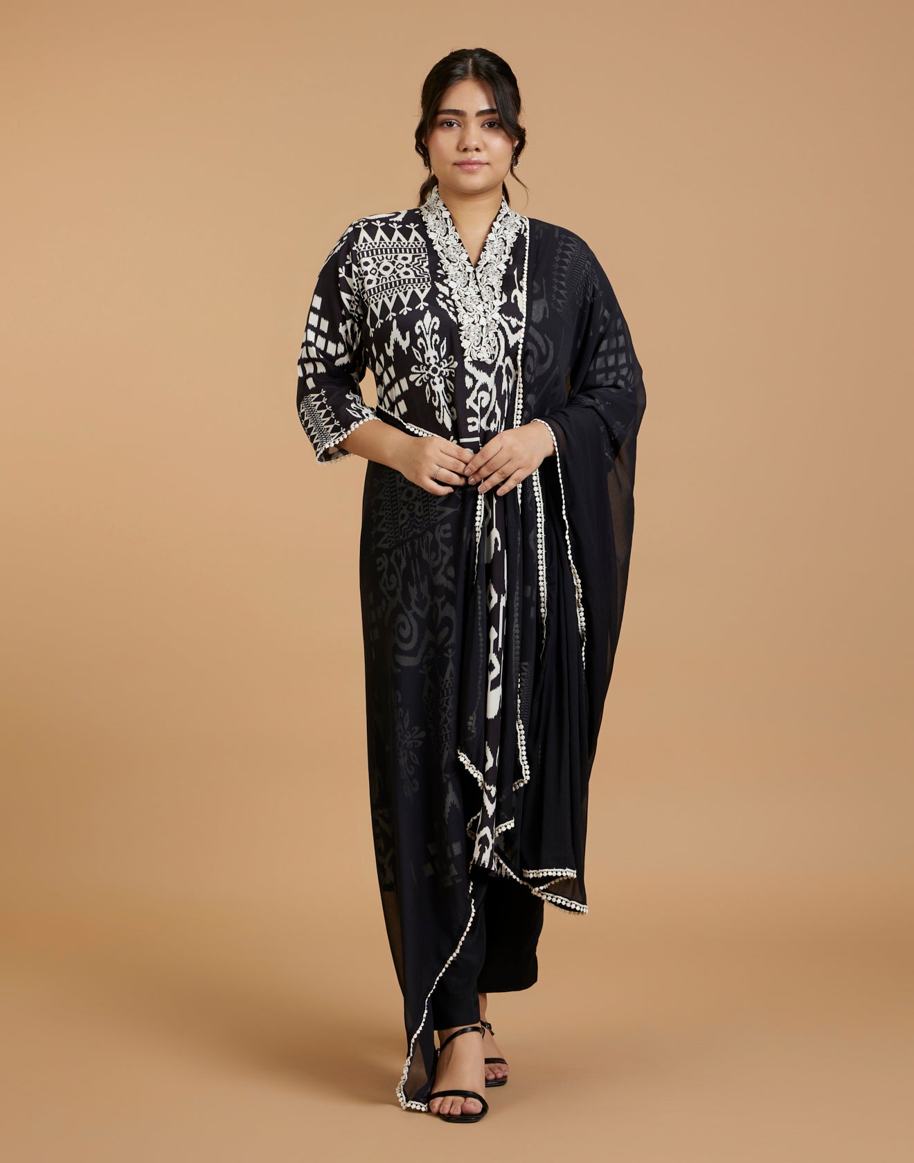 Black And White Abstract Printed V Neck Kurta Set