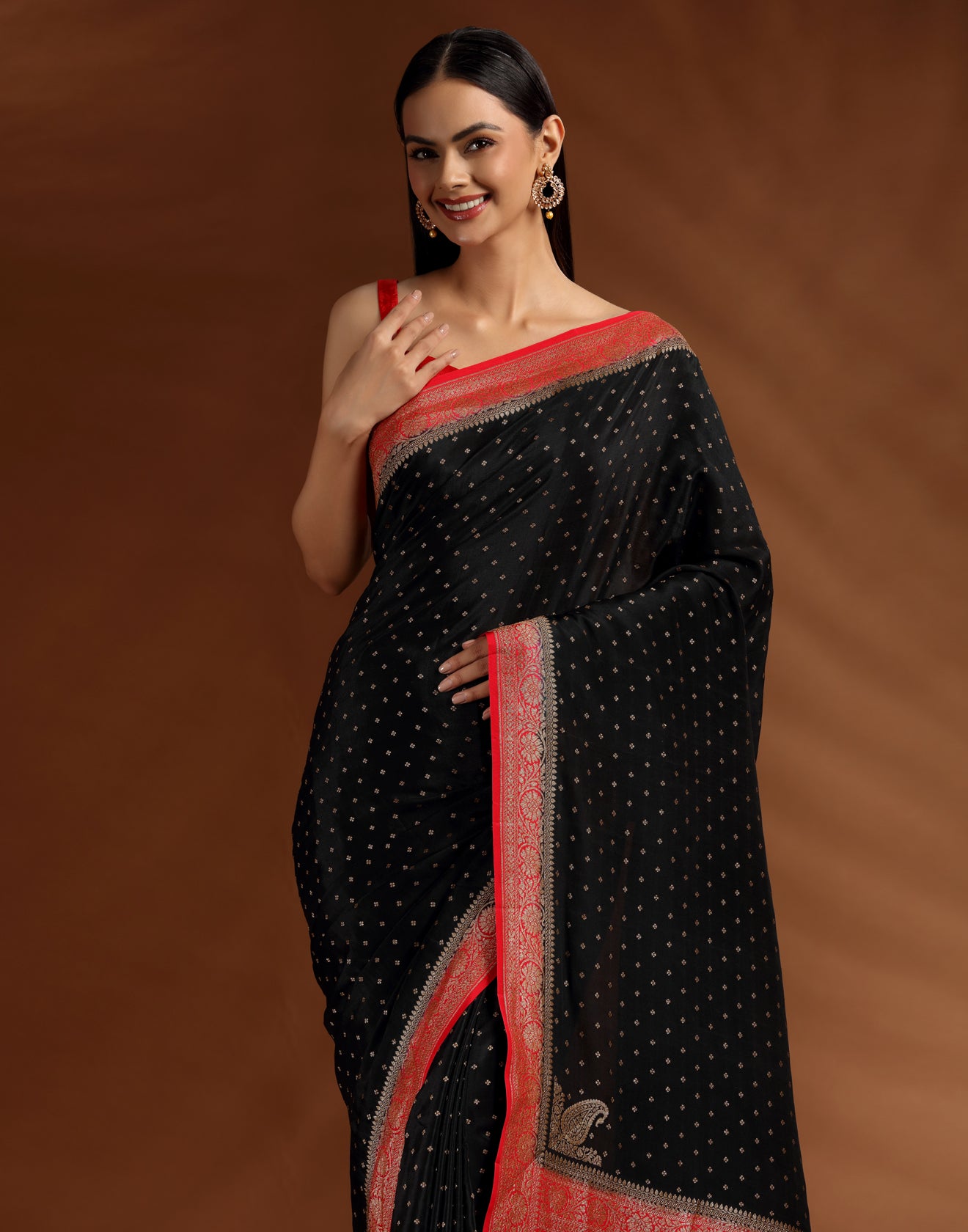 Black & Red In Zari Zulf Crepe Silk Saree With Unstitched Blouse Fabric