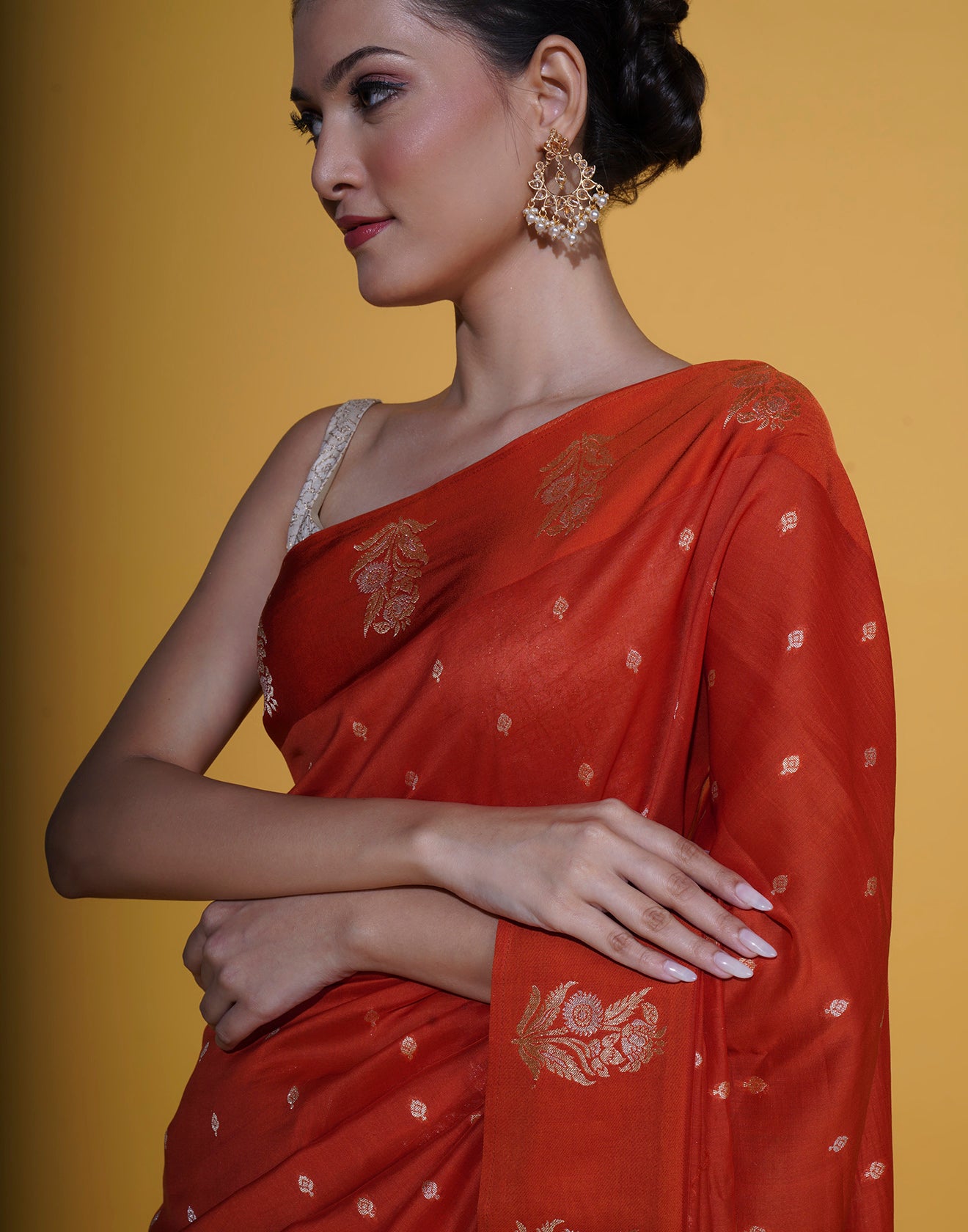 Gulposh Laal Zari Butta Silk Saree