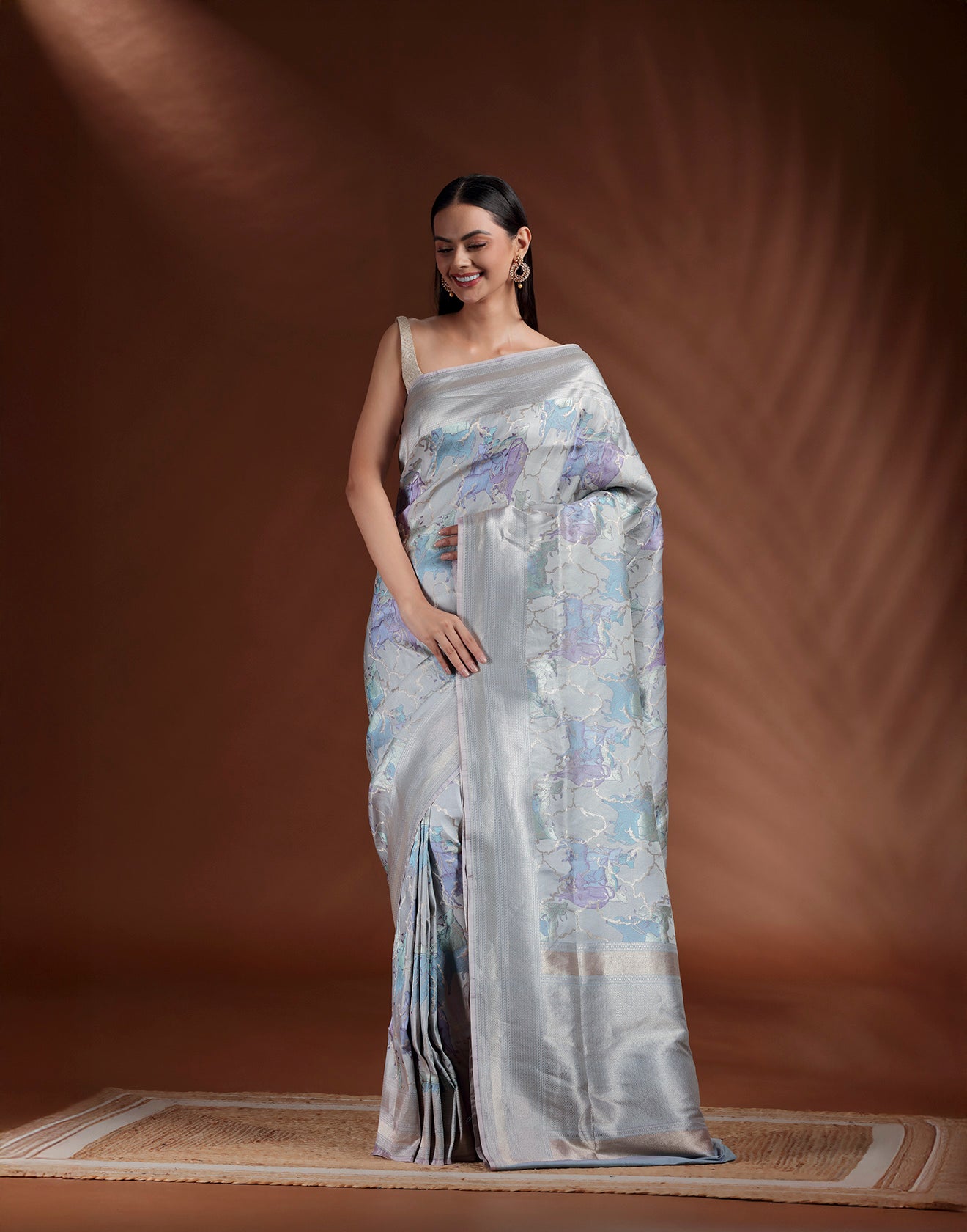 Pichwai Weave Pure Banarasi Silk Saree With Unstitched Blouse Fabric