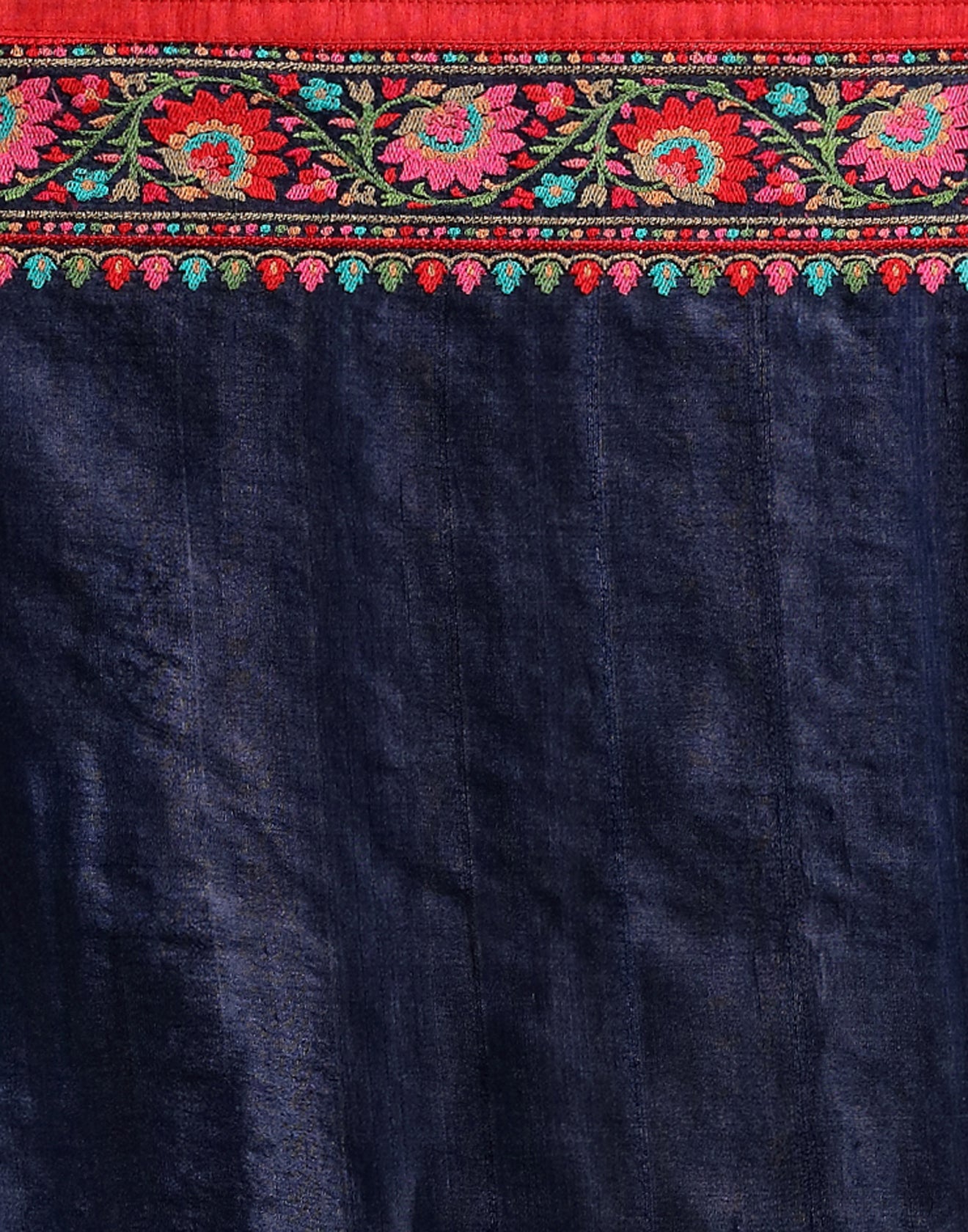 Starry Veil Thread Embroidered Pure Silk Saree WIth Unstitched Blouse Fabric