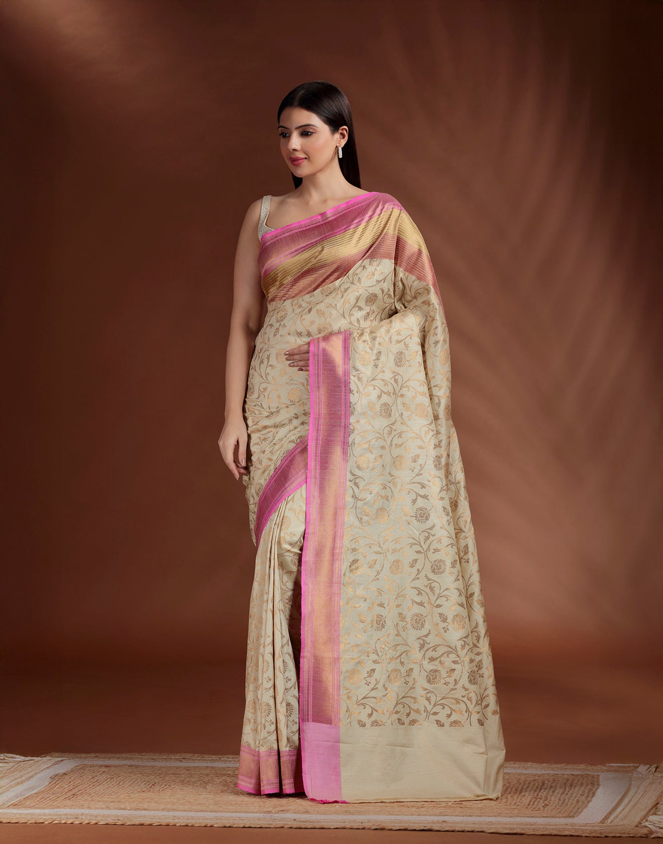 Zari Beige Banarasi Tussar Silk Saree WIth Unstitched Blouse Fabric