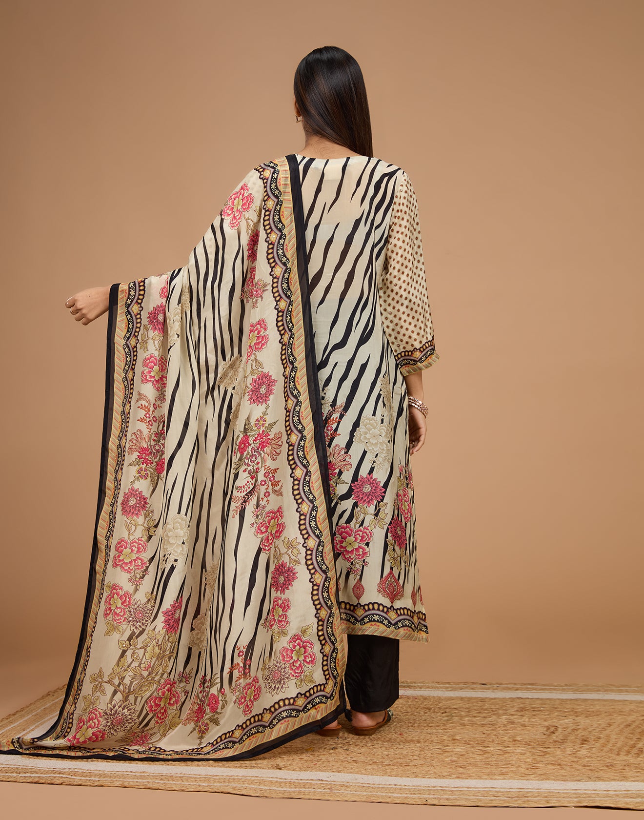 Abstract With Floral Printed Crepe Unstitched Suit Set