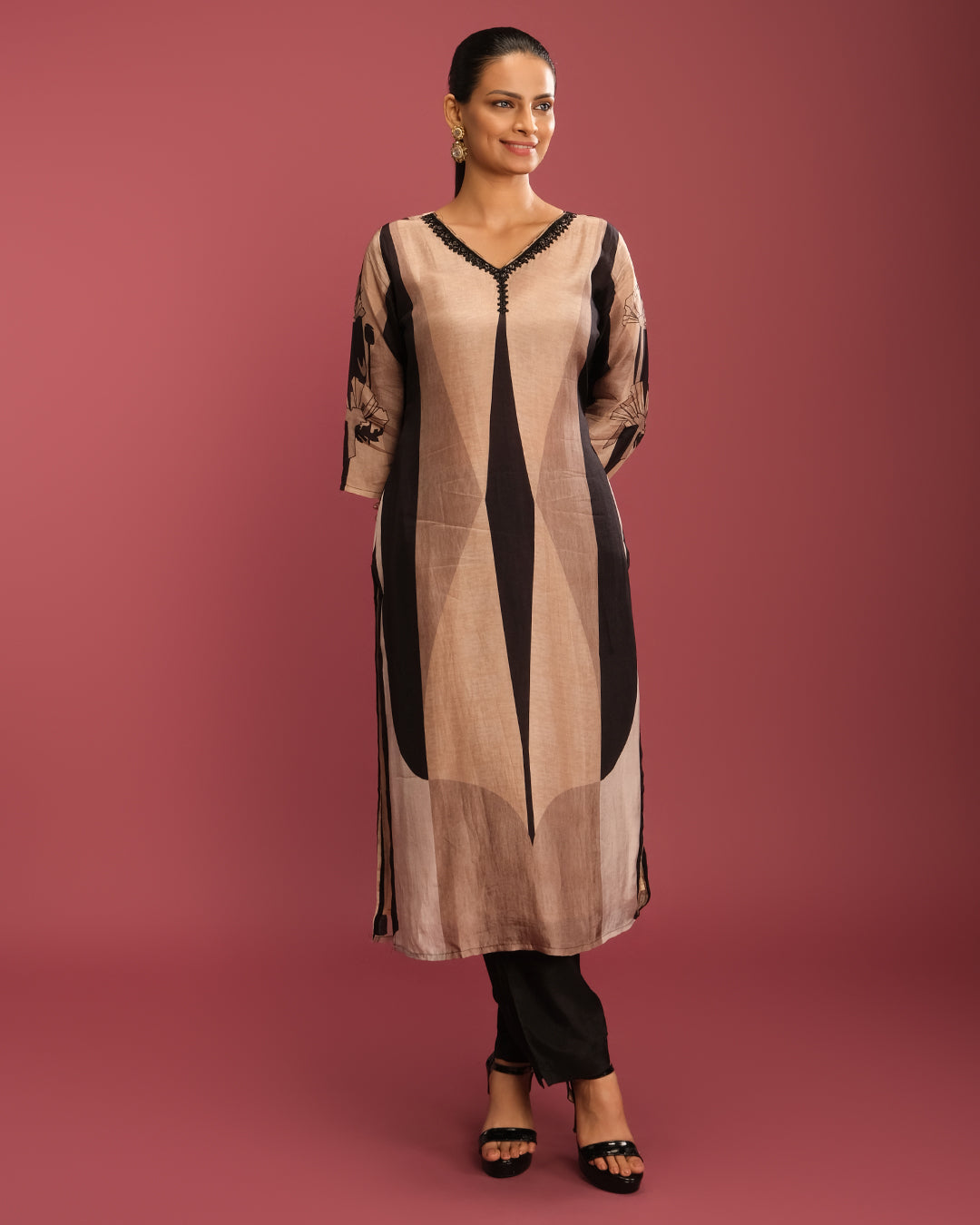 Black & Golden Beige Abstract Printed Blended Silk Kurta Set