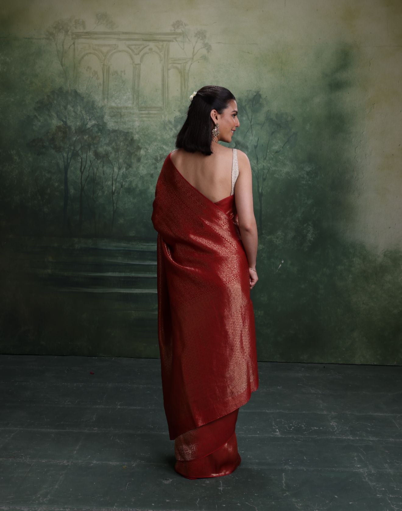 Brick Maroon Dola Silk Saree With Unstitched Blouse Fabric