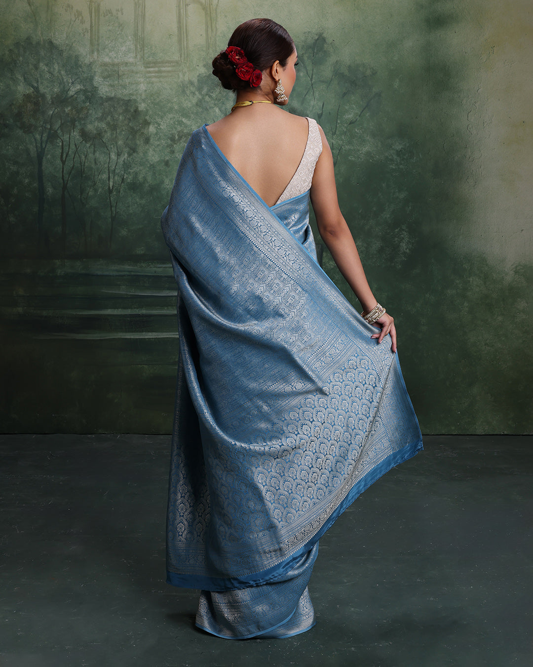 Glacier Blue Dola Silk Saree With Unstitched Blouse Fabric