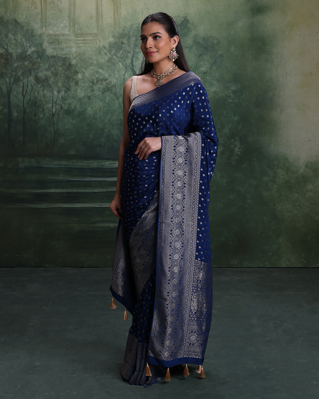 Ink Blue Dola Silk Saree With Unstitched Blouse Fabric