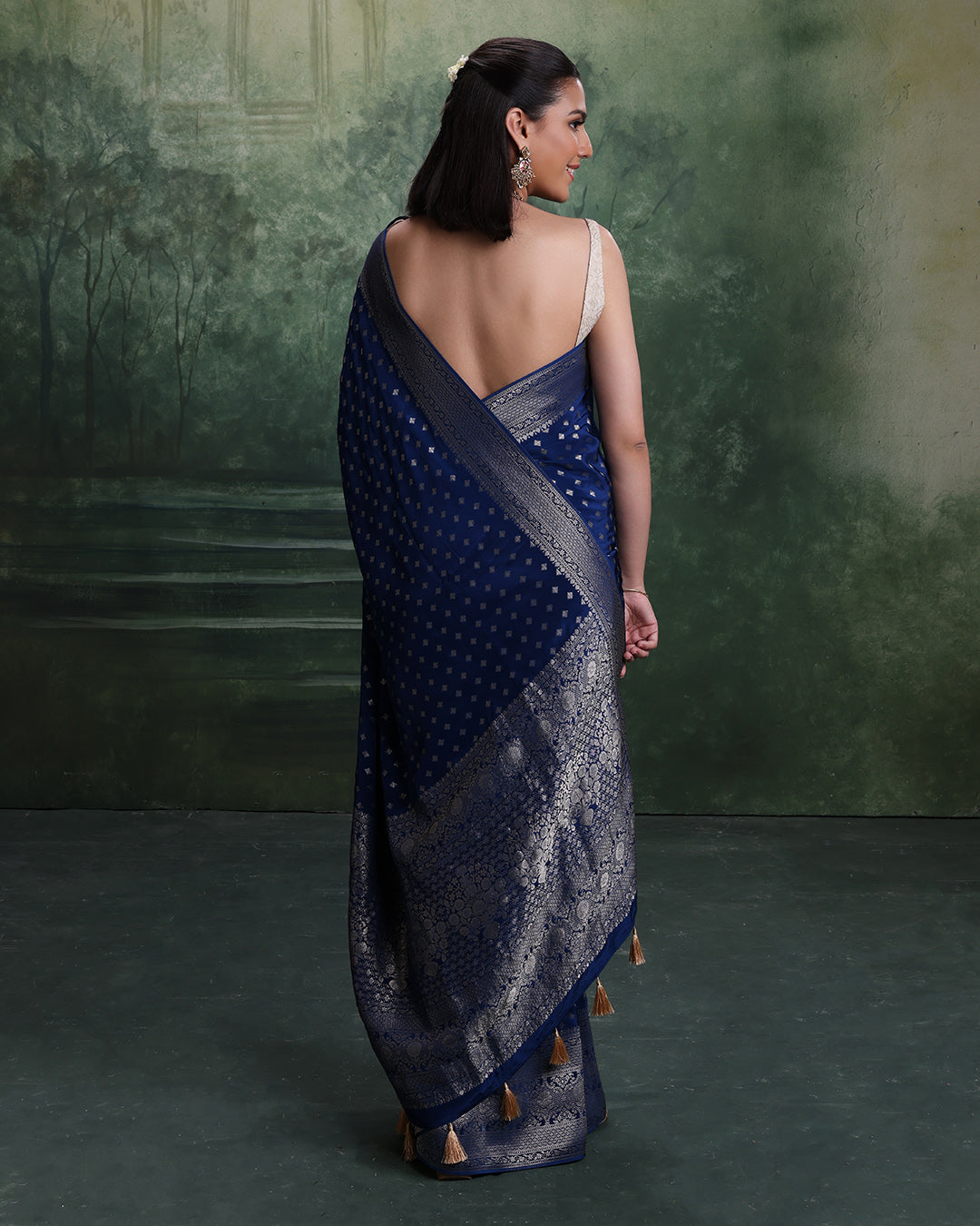 Ink Blue Dola Silk Saree With Unstitched Blouse Fabric