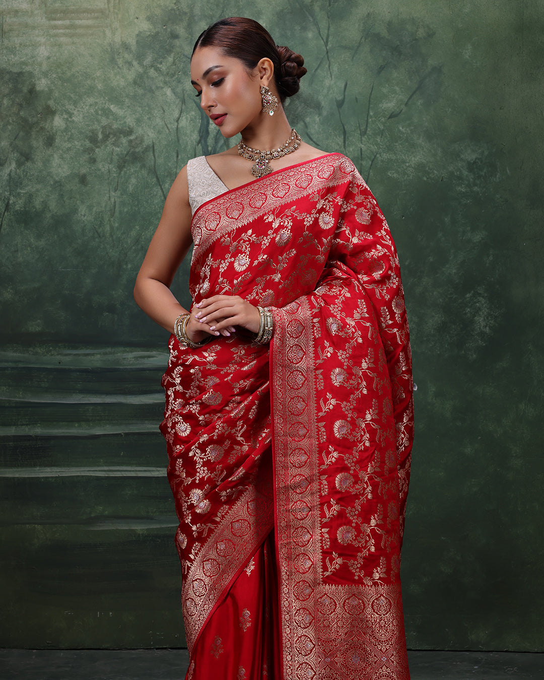 Noor-e-Banaras Dola Silk Saree With Unstitched Blouse Fabric