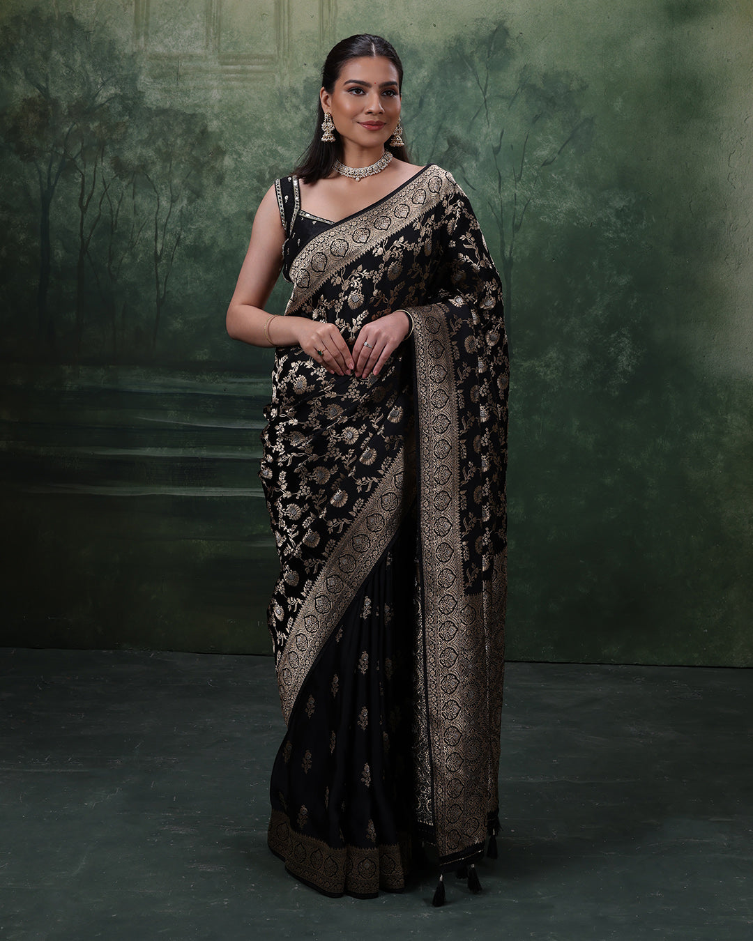 Raatkali Dola Silk Saree With Unstitched Blouse Fabric
