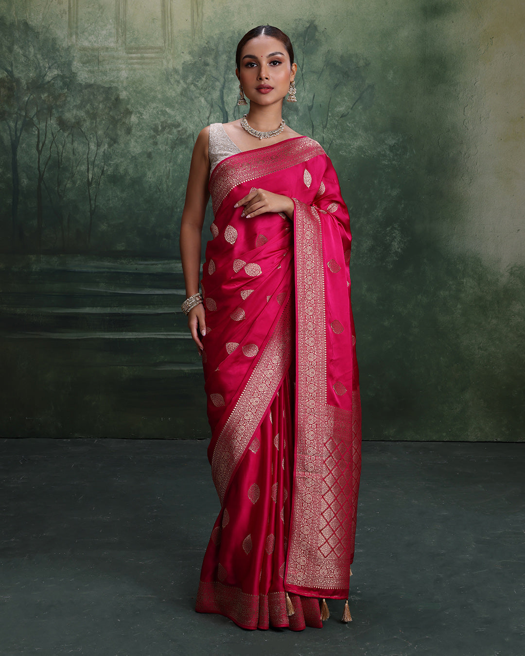 Rani Pink Dola Silk Saree With Unstitched Blouse Fabric