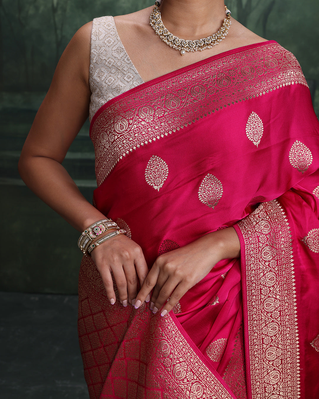 Rani Pink Dola Silk Saree With Unstitched Blouse Fabric