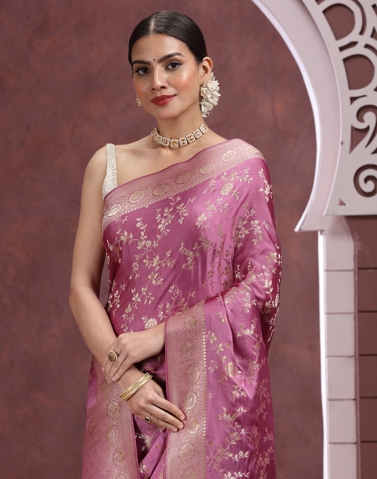 Mistiqué Lavender Floral Jaal Dola Silk Saree